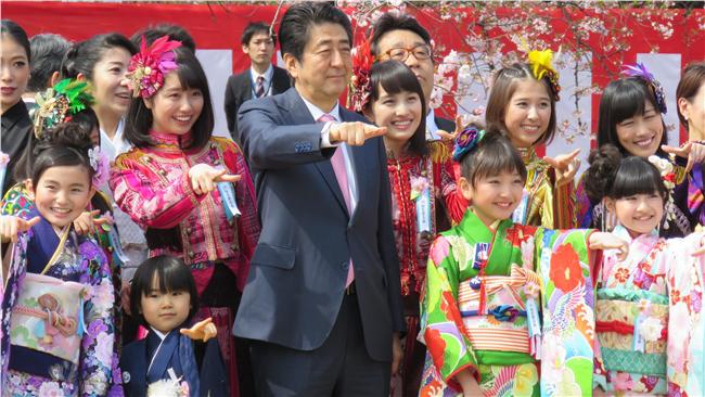 邀萬人賞櫻　安倍用櫻花喻施政心境