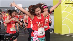 Selina,阿中,離婚,路跑,任容萱,姊妹,擁抱,張承中▲圖／中央社