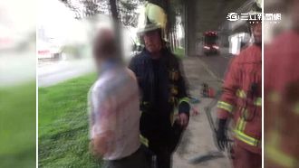 撞車送醫又回現場關心　醉漢一秒被逮