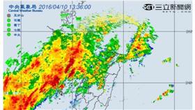 根據氣象局雷達迴波圖顯示，鋒面已經在北台灣上空
