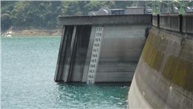 水庫
https://www.flickr.com/photos/alberth2/5606119272/in/photolist-9xoPWQ-9xkAdz-ah3DTb-ah1y2x-dN2Ek4-9xoFKE-9xkxUt-ah1FFp-9xkHYa-dN8gnG-9xkzva-4Qy2dy-3JTGtm-9xoKam-9xoD4Y-9xoNxo-dN2CT6-9xkD8Z-ah4uqb-9xkAWB-9xktHp-9xopt5-5KMH66-9xoxSw-agZTmT-ah4k59-dN8dBQ-9xkt3H-9xowhy-3JTFjm-ah3LZW-ah3Km3-9xkujK-9xkSfn-ah4s9N-ah4EbE-dN2DuP-3JPnXD-9xovyu-ah1zg2-9xkTKP-9xkrGH-ah3Q9S-9xoHVm-ah1CB2-9Bgc6h-bFGyUZ-ah4oe9-ah48LS-kj88G3