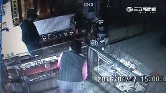 宗教需求？男子用小佛調包大佛行竊