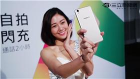 ▲OPPO今（11）日宣布推出無敵自拍機R9。（圖／李鴻典攝）