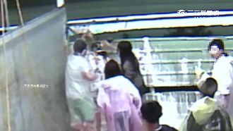 開趴玩過頭！屁孩丟雞蛋大鬧洗車場