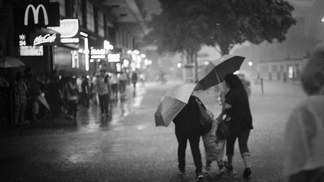 入夜鋒面再報到　全台明後天防豪雨