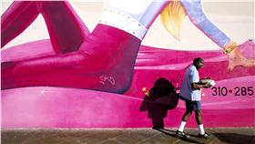 國泰航空與港龍航空2016年首波官網獨享「心動價」限時優惠，即日起至5月5日止，未來每週二零時公佈當週心動價特惠航點及驚喜票價，展開為期三天的限時優惠搶購。（圖／國泰航空提供）