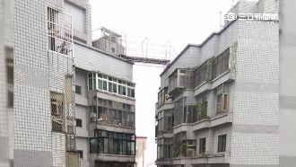 空中天橋連接兩大樓　原來是避難橋