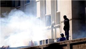 催淚彈示意圖（圖／攝影者Lilian Wagdy, flickr CC License）https://www.flickr.com/photos/lilianwagdy/5883839199/