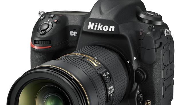 去春電展買Nikon D5拍花季