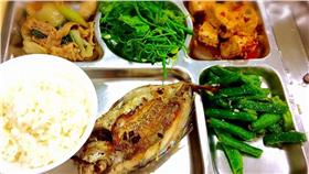 ▲他再貼馬英九便當菜色　這次看起來好吃很多。（圖／翻攝總統府發言人陳以信臉書）