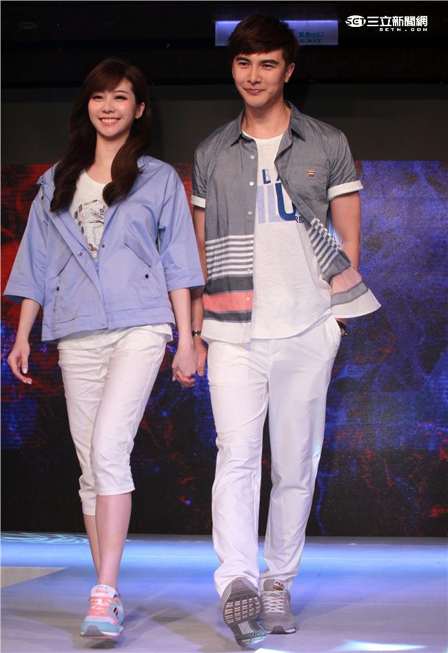 謝佳見代言品牌運動服飾與雪膚女神張景嵐舞力全開，震撼全場熱力四射。（記者邱榮吉/攝影）