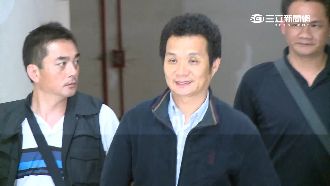 竹崎鄉長疑買兇殺警　到案燦笑不尋常