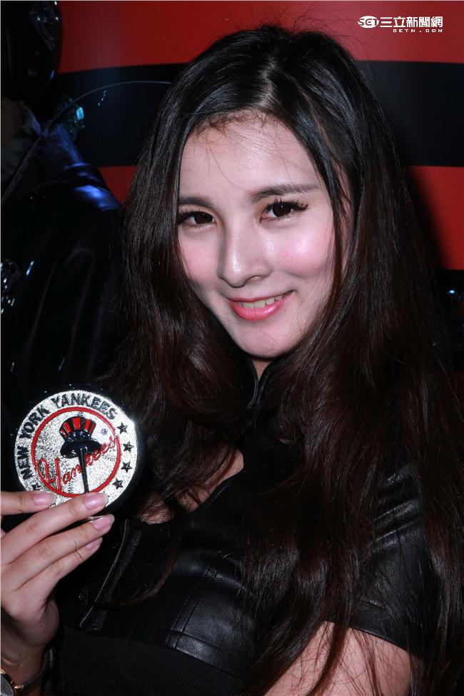 正妹草草。（記者邱榮吉/攝影）