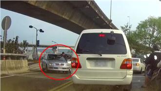 開賓士很屌嗎？逆向超車被叭竟還打人