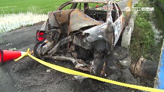 活活燒死！開車失控撞護欄逃生不及