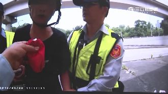 毒蟲穿「不要壞壞」衣　手卻握有毒品