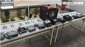 黃嫌持萬用鑰匙竊取汽車音響（翻攝畫面）
