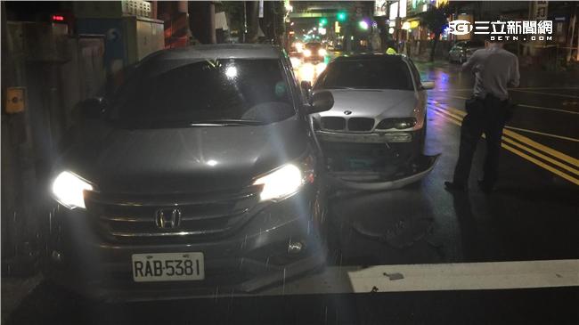 派出所前撞採訪車　男疑毒駕釀禍