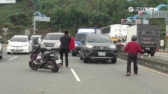 揪感心！男大生見車禍　擋車護受傷翁