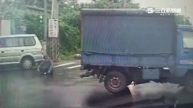 馬路跳舞鬧事　醉男瞎掰「被附身」