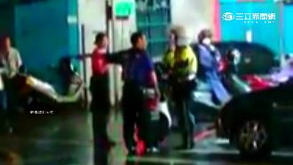 麵店老闆車停門口　嗆：停我家會怎樣