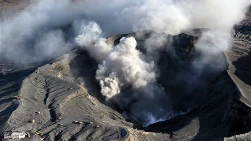受困阿蘇火山　台團35旅客平安下山