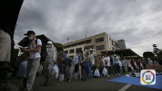 熊本強震見聞：災民默默排隊領食物