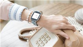 2016 春電展　時尚科技　智慧手錶ZenWatch 2　華碩　施華洛世奇水晶
