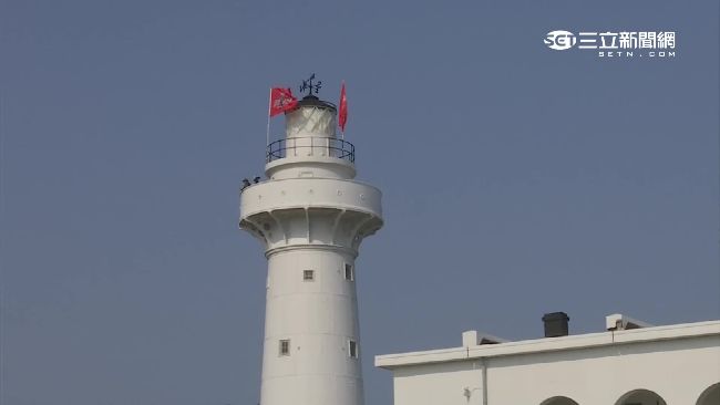 國土被侵略？簡體字插旗鵝鑾鼻燈塔