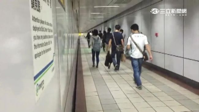 有這麼熱？捷運150公尺裝6台冷氣