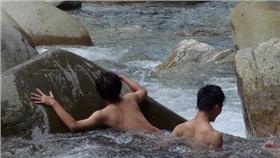 戲水示意圖(flickr v222000)