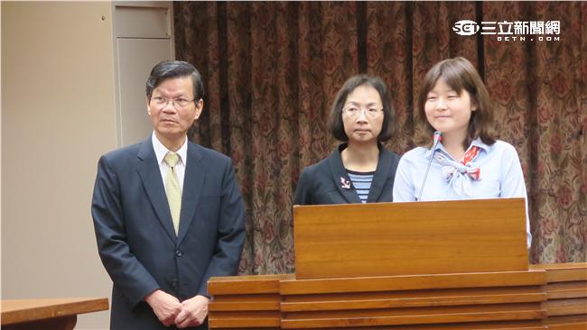 火爆黃國昌　禮遇老長官