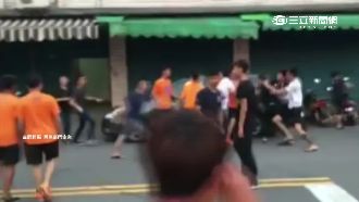 2陣頭廟前起口角　當媽祖面大打出手