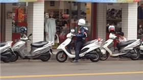 女子罵女警(圖翻攝自YouTube)