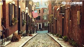 國泰官網心動價，本週推出大阪、新加坡、波士頓、倫敦機票促銷。（圖／國泰航空提供）