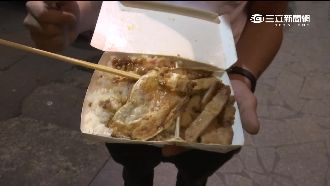 便當藏「小強」　業者三字經回嗆客人