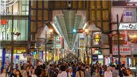 日本,免稅,新制,觀光客,護照（圖／攝影者Studio Incendo, Flicker CC License）
https://www.flickr.com/photos/studiokanu/14072262993/in/photolist-nrw2w2-5X76Lz-5XbkL1-cU5vBW-eLMmaZ-9Nxzpd-iAKwpr-qSArv1-d3GQsW-eDeZMH-ehHciH-FATPhT-8EMWWS-8TzKwu-6hvCKS-avt3te-hbjnHZ-8EGACa-8BjUzp-eiS2Vs-j6XXKB-CxWHNv-eiLi2K-eiLiDT-RHYLR-emHxnb-RHYA8-eiS2A5-eiLiSe-jZjM6-eiLivP-jZjYq-eiLiPx-xSfJu-emtLmn-tbPo5a-5vFDvr-eiS1Pb-eiLhRD-eiS227-eiLip2-f1UK7G-eiLijH-eiLiaz-eiLidv-eiS2uQ-5vFyZP-eiLhJF-emHyQw-5Ub29Q