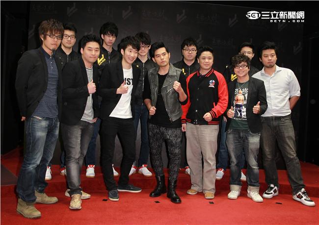 亞洲天王周杰倫攜手杰藝文創，進軍電競產業，「J戰隊」正式成軍。（記者邱榮吉/攝影）