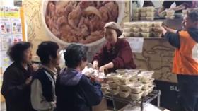 ▲日本連鎖餐飲店挺進熊本災區。（圖／翻攝自zenshoholdings youtube）
https://www.youtube.com/watch?v=H8pBTCKlOkY
