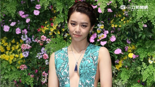 【圖輯】今夜，這些女星大秀事業線