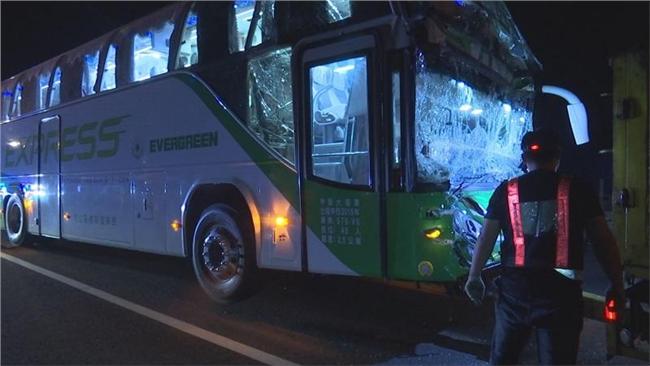 北二高兩起車禍意外　17人輕重傷