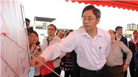 張善政
http://www.ey.gov.tw/News_Content2.aspx?n=F8BAEBE9491FC830&s=DFCC027961B064D0