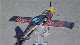 紅牛,飲料,模型,易拉罐,飛機,商品(https://twitter.com/akitakanori/status/723550850631626752)