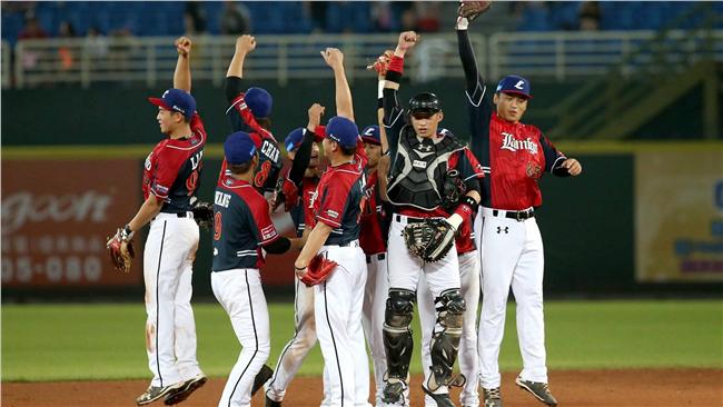 桃猿3支全壘打　9-6逆轉勝統一