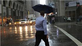 中央氣象局,天氣,雷雨,雨具,變天
圖／攝影者Timothy Krause, Flickr CC License
https://www.flickr.com/photos/timothykrause/7880405440/