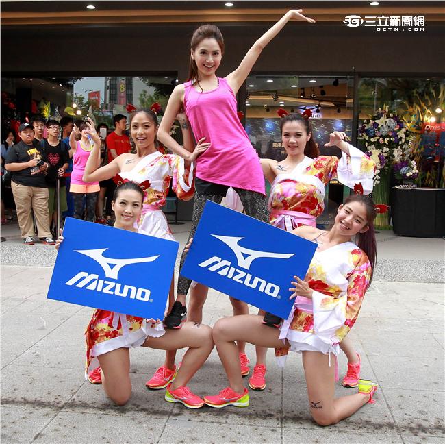 ▲日系運動品牌南部插旗　翁滋蔓Running妖怪舞（圖／美津濃）