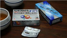 吃太多成藥會失智。（圖／翻攝自Kiwi He flickr）https://www.flickr.com/photos/k835136/6287808333/in/photolist-azCEmv-5na8h-eahUnS-eahUW7-9YPjMy-oYtSGD-5CLip9-5FWEfE-87LHwk-9zpHJk-87LJsr-8KXzGp-9YLqGt-eahWkW-87PWGs-9YLrHk-eahWSY-eahScj-eahTXC-6Dnwi-eahVqf-99Srvf-7mTfBu-87PVGQ-eacczK-8Huf6Z-eahT4L-eacbGc-DpdQTt-s72qn-eacfVa-eahQQq-5Fnnur-aiUHwr-CzUqpA-DyAZXD-aiUN6F-9HQNUB-wCghCy-wU96Ts-vXRJeJ-pVd5s6-pCPY23-pCSYPS-pCR25z-oYtSV4-pCQZCB-oYqLtU-pV3mbX-oYqJG7