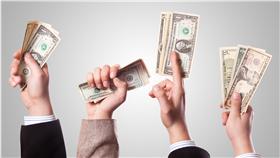 美元、美鈔、理財、金融、錢、財經、經濟(圖／攝影者PRO401(K) 2012, flickr CC License  https://www.flickr.com/photos/68751915@N05/6848823919/)