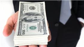 美元、美鈔、理財、金融、錢、財經、經濟(圖／攝影者Pictures of Money, flickr CC License  https://www.flickr.com/photos/pictures-of-money/17283526416/)