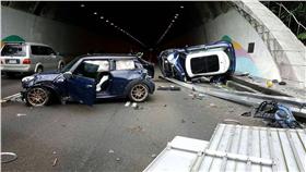 2輛Mini Cooper國道競速+惡意逼車_翻攝臉書pagani wang